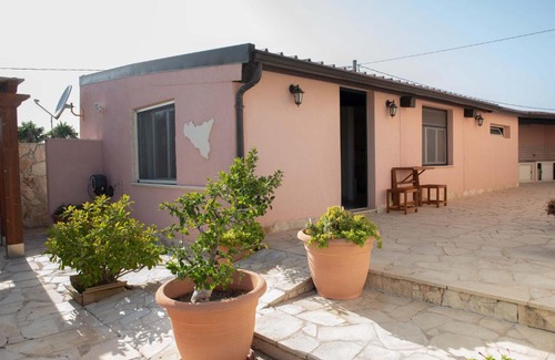 Zona Portuale House | Oceanfront Elmani: Guest Rated 9.7 with Ocean Views