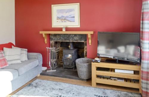 Lochcarron House | Elmbank: Pet-Friendly Retreat with 9.5/10 Guest Rating