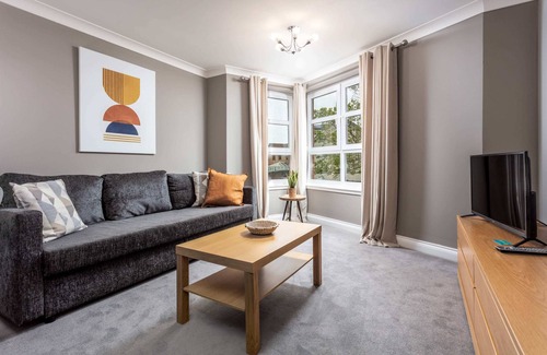 Ayr Apartment | Experience Comfort at Elms Way No33 - Donnini Apartments