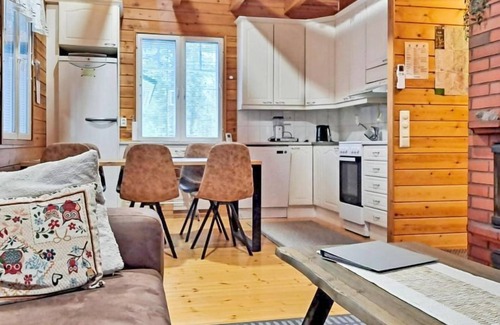 Kolari House | Experience Elnan Tupa: Lake Views & Spa Retreat Awaits