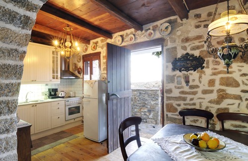 Elounda Villa | Discover Elounda Art Traditional Suites with Ocean Views