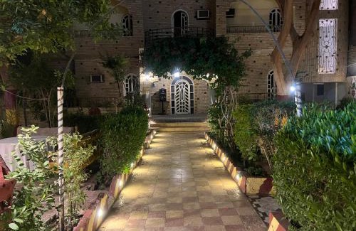 Luxor Hotel | Experience Comfort at Elphardous Hotel with Pool & Hot Tub