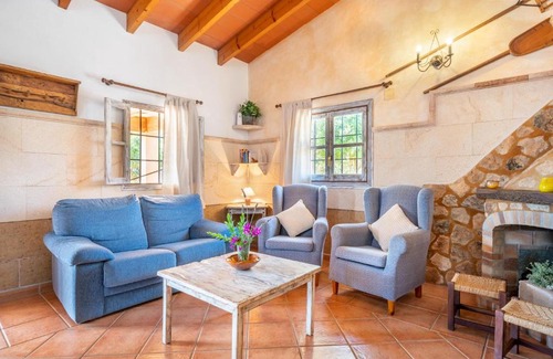 Portopetro Villa | Family-Friendly Els Ullastres: 4-Star Experience Awaits