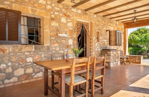 Portopetro Villa | Family-Friendly Els Ullastres: 4-Star Experience Awaits