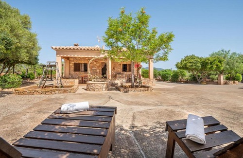 Portopetro Villa | Family-Friendly Els Ullastres: 4-Star Experience Awaits