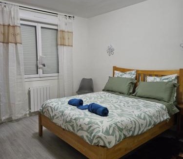 Pontivy Villa | Family-Friendly Stay at Elsa with Great Guest Ratings