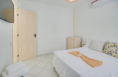Manguinhos Hotel | Oceanfront Elsi Pousada: Guest Rated 10/10 with Pool