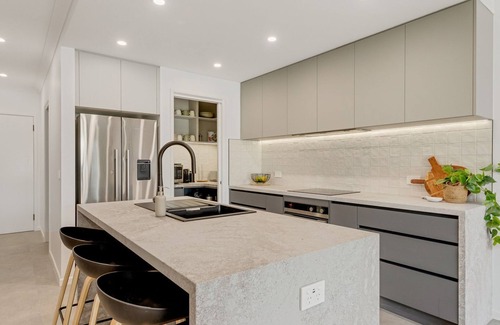 Mulwala Apartment | Elsinor 6 Fabulous family friendly apartment walking distance to Lake Mulwala, and all the clubs.