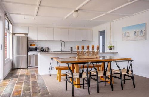 Bicheno House | Discover Elusive Penguin: Family-Friendly 4-Star Retreat