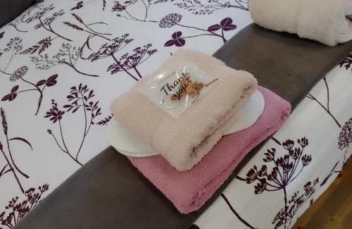 Elva Apartment | Elva Stuudiomajutus: Family & Pet Friendly Retreat Awaits