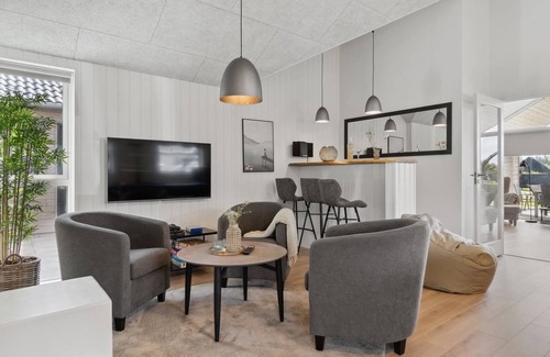 Kongsmark House | Relaxing Retreat at Elvin - 3.5km from the Sea