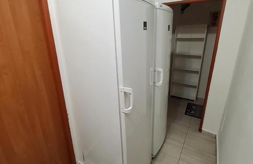 Podunajske Biskupice Apartment | Cozy Retreat at Elvis 2 Me: Pet Friendly with Kitchen Access