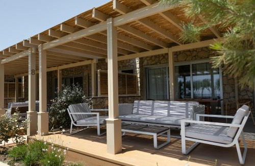Agios Theodoros Apartment | Experience Elya Beach Suites: Oceanfront with Pool & Dining