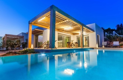 Marantochori Villa | Seafront Bliss at ELYANE VILLAS with Breathtaking Views