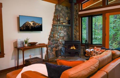 Warnick House | Experience Elysian: A Family-Friendly Stay with Hot Tub