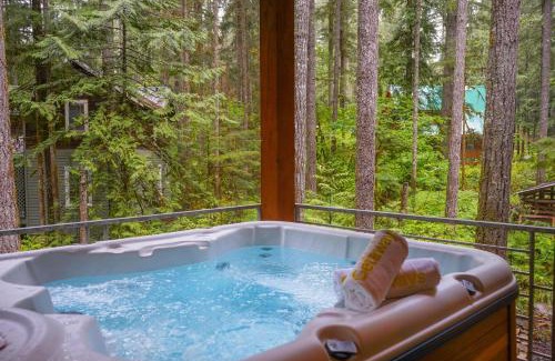 Warnick House | Experience Elysian: A Family-Friendly Stay with Hot Tub