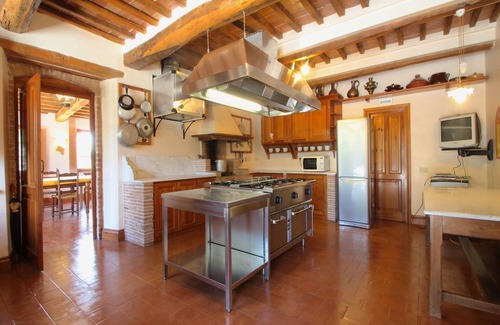 San Venanzo Villa | Indulge at Belvilla by OYO: Villa with Private Pool & Spa
