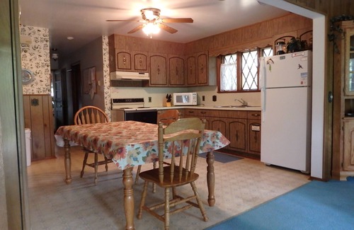 Grayling Cabin | Idyllic Elysian River Escape: Manistee Cottage Retreat