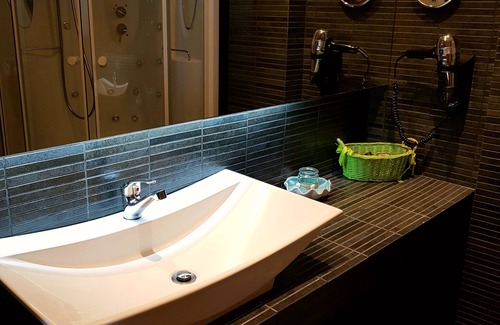 Neapoli Hotel | Exceptional Elysion Hotel: 5-Star Comfort with Spa & Pool