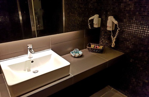 Neapoli Hotel | Exceptional Elysion Hotel: 5-Star Comfort with Spa & Pool