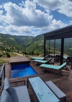 Gilau House | Oceanfront Elysium Cabin: 4-Star Retreat with Pool Access