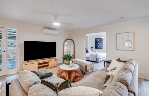 Kunghur House | Experience Comfort at Elysium Log Homestead with Pool Access
