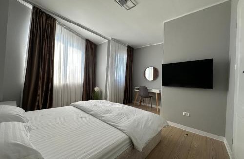 Tirgu Jiu Apartment | Stylish 2-Bedroom Apartment with 9.2/10 Guest Rating