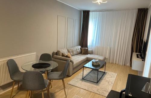 Tirgu Jiu Apartment | Top-Rated 2-Bedroom Apartment for Your Getaway
