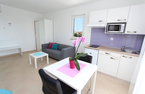 Rovinj Apartment | Guest Rated: EMANUEL Studio with Balcony & Breakfast