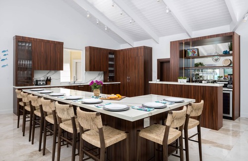 Juba Sound House | Emara West: Private Beach Retreat with Pool Access