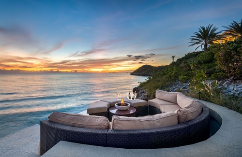 Juba Sound House | Emara West: Private Beach Retreat with Pool Access