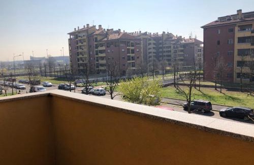 Rozzano Apartment | Discover Emariva Apartment: Exceptional 9/10 Rating & Accessibility