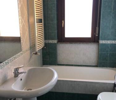 Rozzano Apartment | Discover Emariva Apartment: Exceptional 9/10 Rating & Accessibility