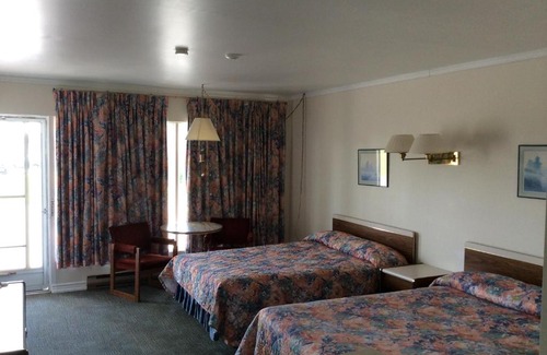 Kingston Hotel | Comfortable Stay at Embassy Motel with 8/10 Review Score