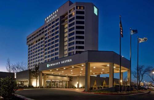 Central Oklahoma City Hotel | Elegant Embassy Suites by Hilton Oklahoma City Northwest