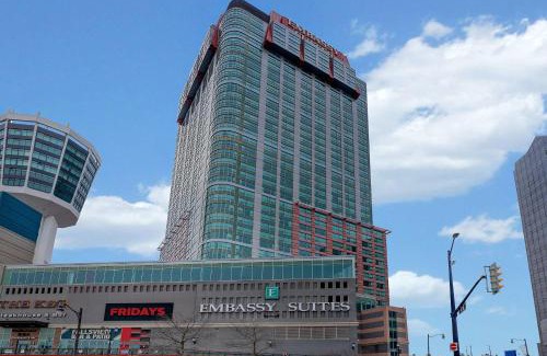 Fallsview Hotel | Discover Embassy Suites by Hilton Niagara Falls/Fallsview