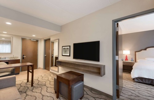 Naperville Hotel | Inviting Embassy Suites by Hilton Chicago Naperville Awaits