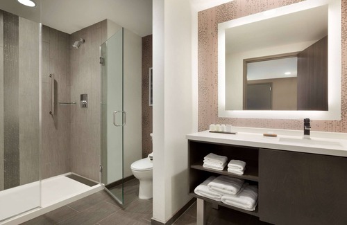 Second Ward Hotel | Highly Rated Embassy Suites by Hilton Charlotte Uptown Stay