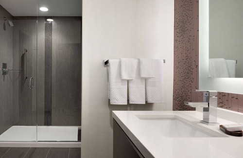 Second Ward Hotel | Highly Rated Embassy Suites by Hilton Charlotte Uptown Stay
