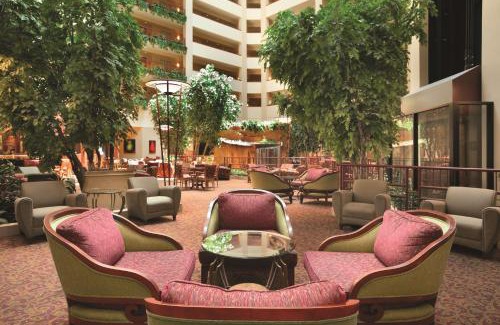 Hot Springs Hotel | Embassy Suites by Hilton at Hot Springs Convention Center