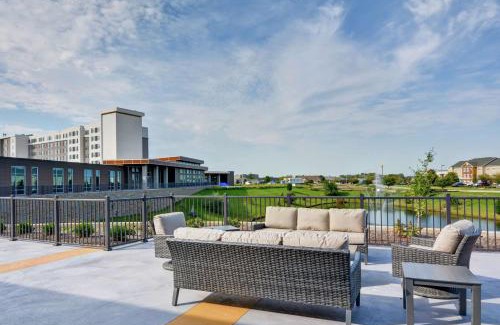 Plainfield Hotel | Prime Embassy Suites: Poolside Comfort Near Indianapolis Airport