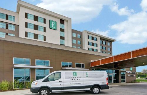Plainfield Hotel | Prime Embassy Suites: Poolside Comfort Near Indianapolis Airport