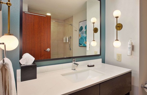 San Marcos Hotel | Elegant Embassy Suites San Marcos: Conference & Spa Retreat