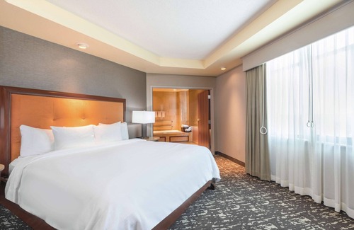 St. Charles Hotel | Discover Embassy Suites by Hilton St. Louis St. Charles