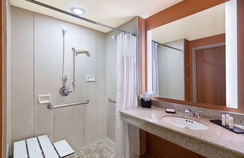 St. Charles Hotel | Discover Embassy Suites by Hilton St. Louis St. Charles