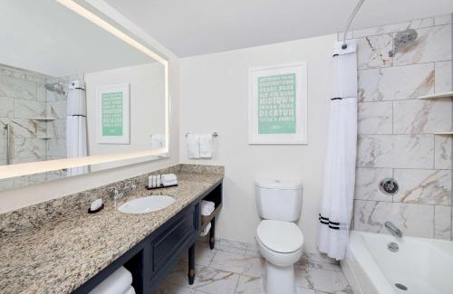 Peachtree Park Hotel | Discover Embassy Suites by Hilton Atlanta Buckhead Today