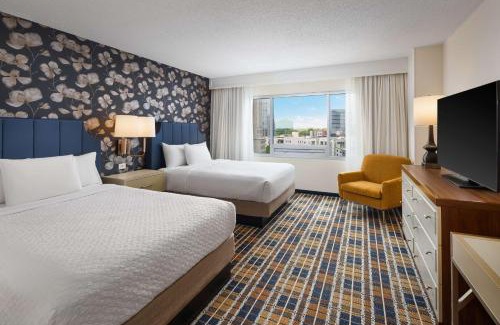Peachtree Park Hotel | Discover Embassy Suites by Hilton Atlanta Buckhead Today