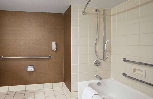 Gateway Hotel | Experience Comfort at Embassy Suites by Hilton Austin Arboretum