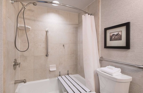 Windsor Park Hotel | Discover Embassy Suites by Hilton Austin Central Today