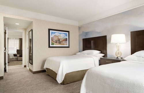 Deerfield Hotel | Discover Embassy Suites by Hilton Chicago North Shore Deerfield